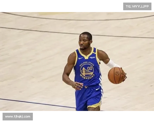 库明加在勇士战胜马刺后展现巨大影响力 其成长轨迹备受关注